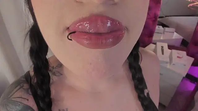 Snapshot of Nara_belen chatting on October 2025 04:02:01 AM Nara belen online show from October 2025 04:02:01 AM