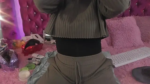 Snapshot of Nara_belen chatting on October 2025 04:15:01 AM Nara belen online show from October 2025 04:15:01 AM