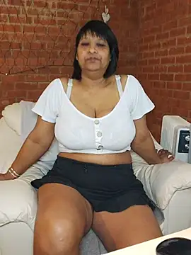 Snapshot of Lilybanx chatting on April 2026 07:40:01 PM Lilybanx online show from April 2026 07:40:01 PM