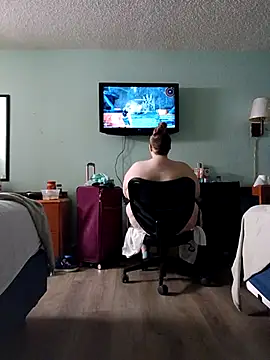 Oowwwii online show from December 2025 05:45:02 AM