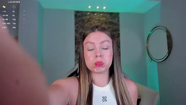 EllaClark online show from January 2025 02:19:01 AM