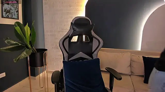 EllaClark online show from January 2025 11:34:02 AM