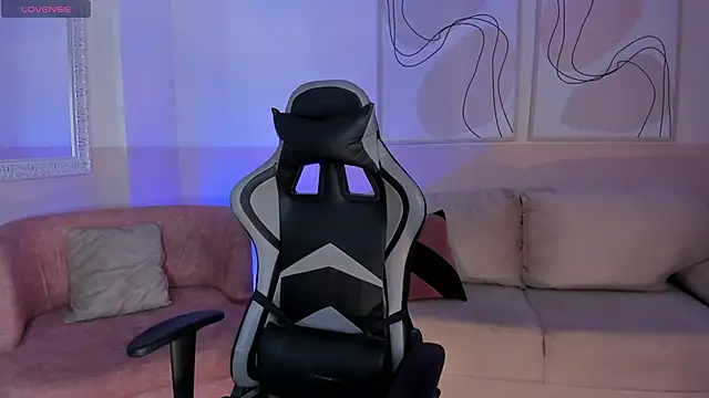 EllaClark online show from February 2025 11:31:02 AM