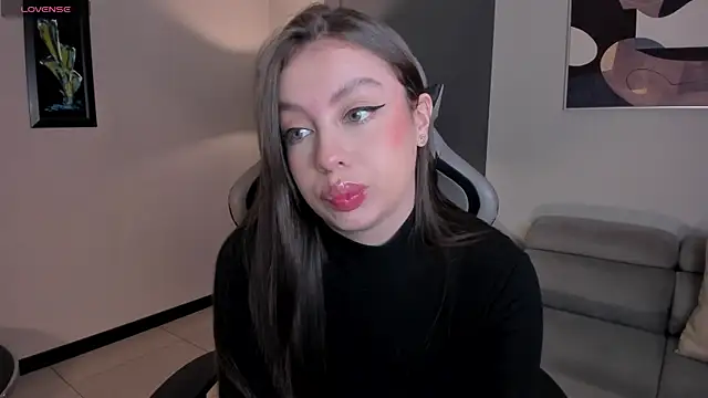 EllaClark online show from September 2025 06:57:01 PM