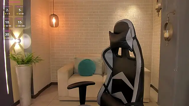 EllaClark online show from October 2025 06:16:01 PM