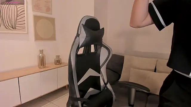 EllaClark online show from October 2025 05:47:02 PM