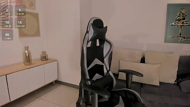 EllaClark online show from October 2025 04:30:01 PM