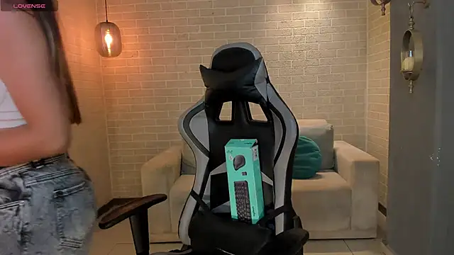 EllaClark online show from November 2025 03:13:02 PM