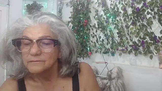 FunnyGrandma online show from December 2024 08:47:02 PM