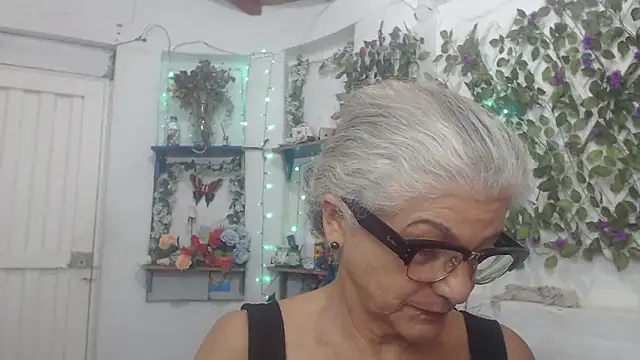 FunnyGrandma online show from December 2024 01:49:01 AM