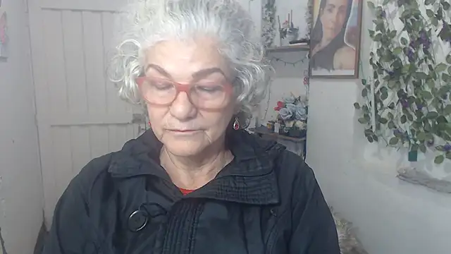 FunnyGrandma online show from October 2025 02:12:02 AM