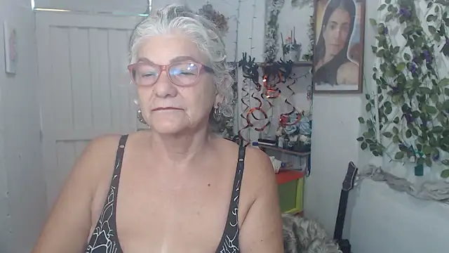 FunnyGrandma online show from October 2025 03:45:02 PM
