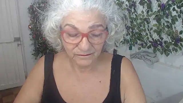 FunnyGrandma online show from October 2025 02:02:05 AM