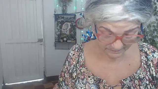 FunnyGrandma online show from December 2025 06:46:02 PM