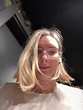 The Snowwhitee online show from December 2024 09:07:02 AM