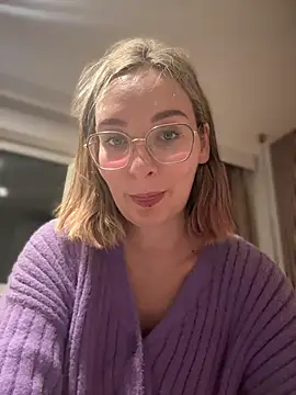 The Snowwhitee online show from December 2024 05:57:02 PM