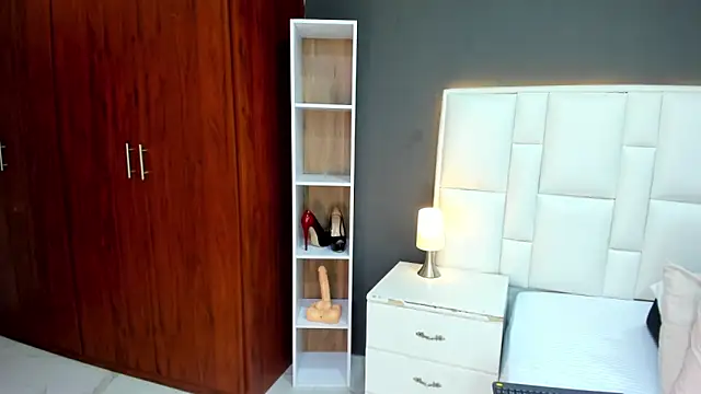 yeral2017 online show from December 2024 03:33:02 PM