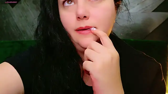 AleshaArabian online show from February 2025 07:42:01 PM