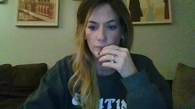 Rhodesxox online show from November 2025 08:30:02 AM