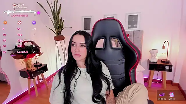 EmmyEvans1 online show from December 2024 07:01:02 PM