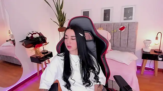 EmmyEvans1 online show from December 2024 07:39:02 PM