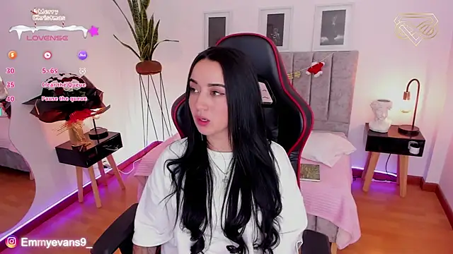 EmmyEvans1 online show from December 2024 10:41:01 PM