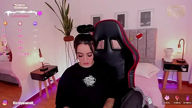 EmmyEvans1 online show from December 2024 03:22:02 PM