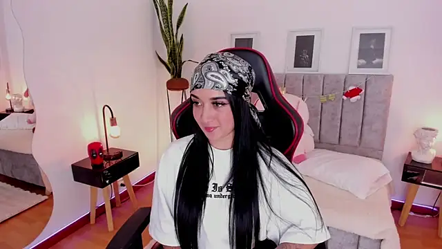 EmmyEvans1 online show from January 2025 09:05:01 PM