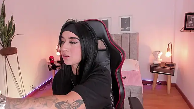 EmmyEvans1 online show from January 2025 07:46:01 PM