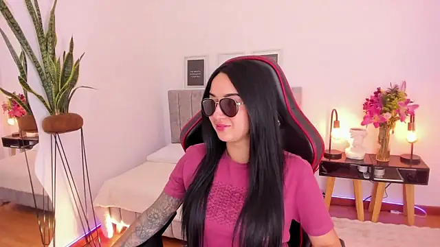 EmmyEvans1 online show from February 2025 07:36:01 PM