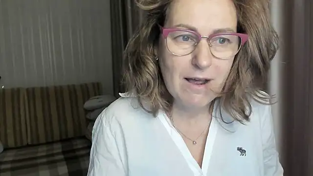 lauraoven online show from December 2024 10:58:01 AM