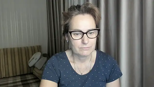 lauraoven online show from January 2025 07:38:01 PM