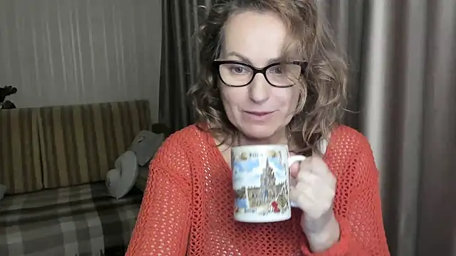 lauraoven online show from January 2025 05:59:02 PM