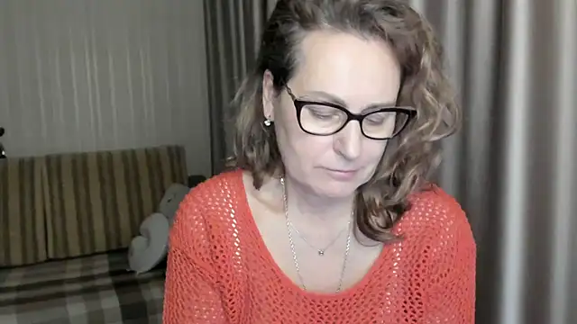 lauraoven online show from January 2025 05:28:01 PM