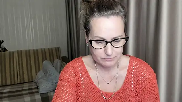 lauraoven online show from January 2025 06:16:02 PM