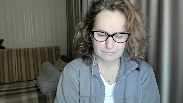 lauraoven online show from February 2025 04:58:01 PM