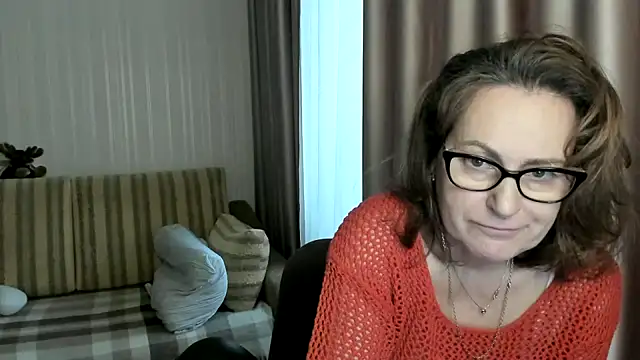 lauraoven online show from February 2025 12:28:01 PM