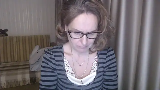 lauraoven online show from February 2025 05:44:01 PM