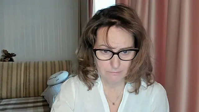 lauraoven online show from February 2025 02:04:01 PM