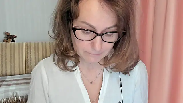 lauraoven online show from February 2025 01:28:02 PM