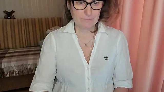 lauraoven online show from March 2025 12:23:02 PM