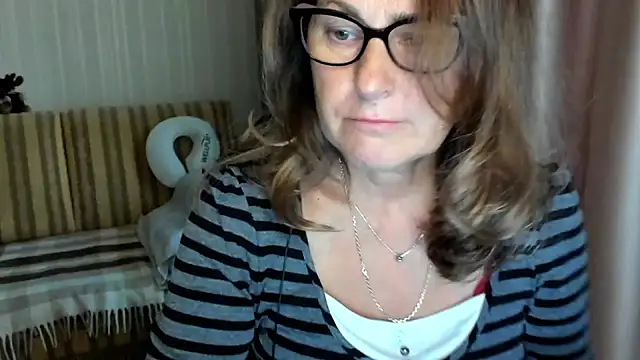 lauraoven online show from October 2025 02:23:02 PM