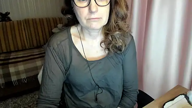 lauraoven online show from February 2026 12:21:01 PM