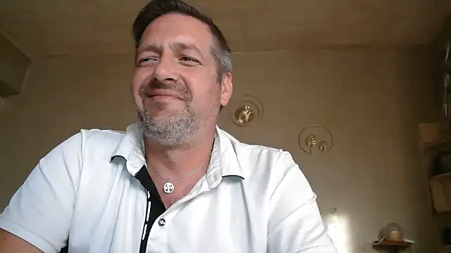 Snapshot of matrikes1 chatting on June 2026 06:13:02 PM matrikes1 online show from June 2026 06:13:02 PM