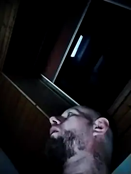 Snapshot of Kw8585kw chatting on January 2025 01:03:01 AM Kw8585kw online show from January 2025 01:03:01 AM