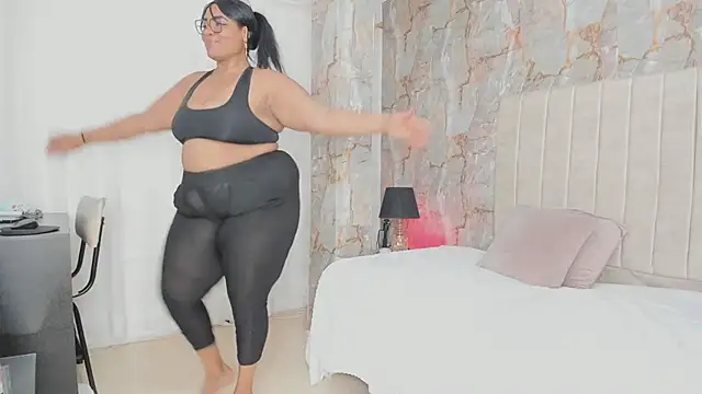 Snapshot of AranzaLatinBlacks chatting on February 2025 06:20:01 PM AranzaLatinBlacks online show from February 2025 06:20:01 PM