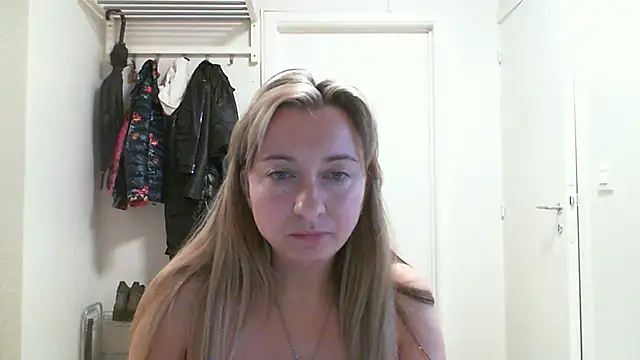 SusanCurt online show from October 2025 08:02:02 AM