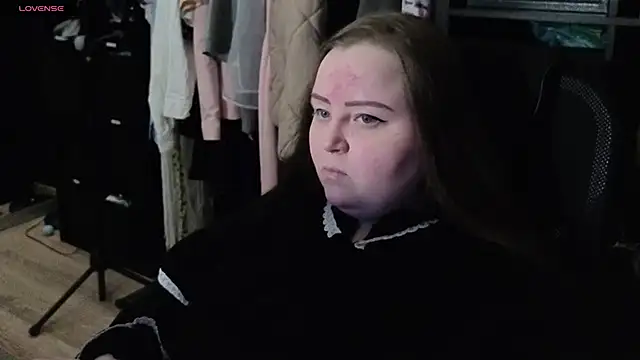 EMMA  CONNOR online show from October 2025 12:01:02 AM