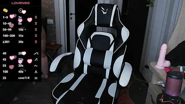 Snapshot of Mini_Mo chatting on February 2025 08:29:02 AM Mini Mo online show from February 2025 08:29:02 AM