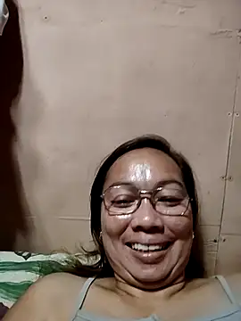 Snapshot of asianwet4u chatting on March 2025 04:00:02 PM asianwet4u online show from March 2025 04:00:02 PM